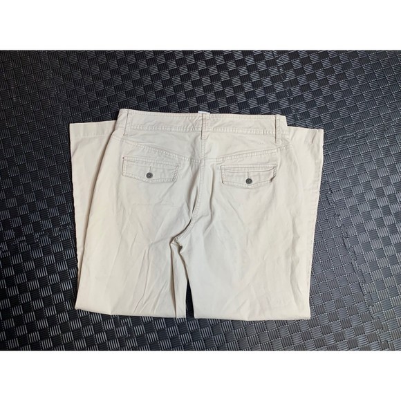 Tommy Hilfiger Khaki 8 - Picture 7 of 8